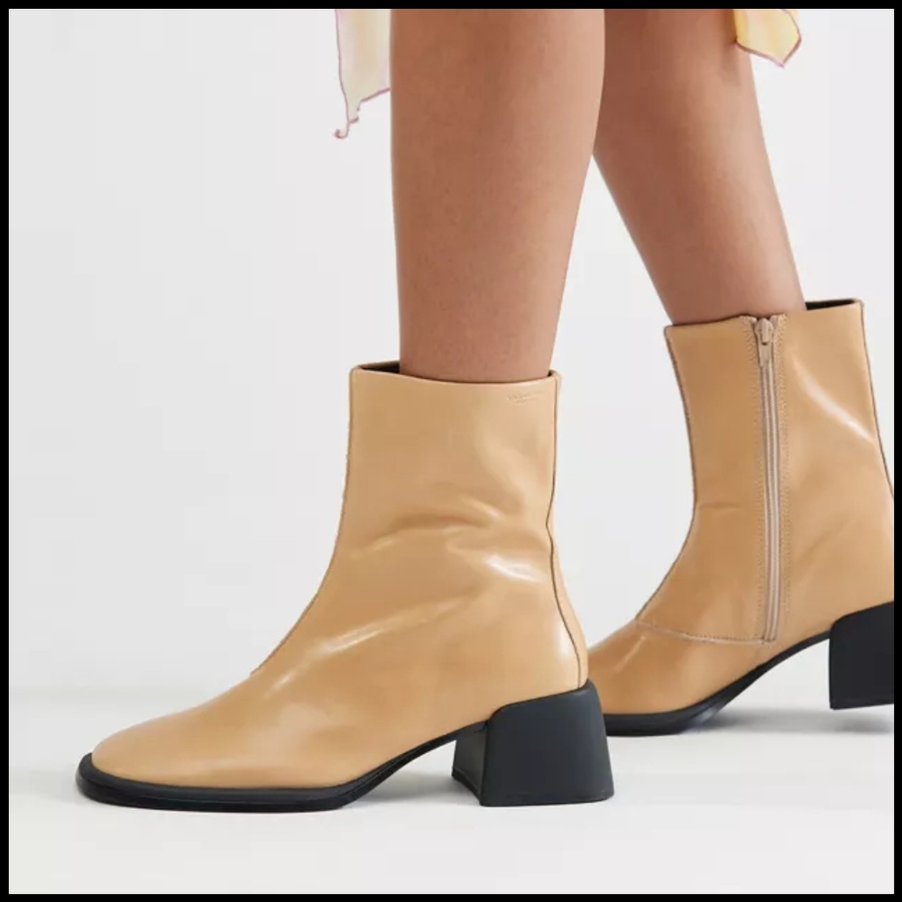 NWT RARE Vagabond Ansie Boots in Almond Leather